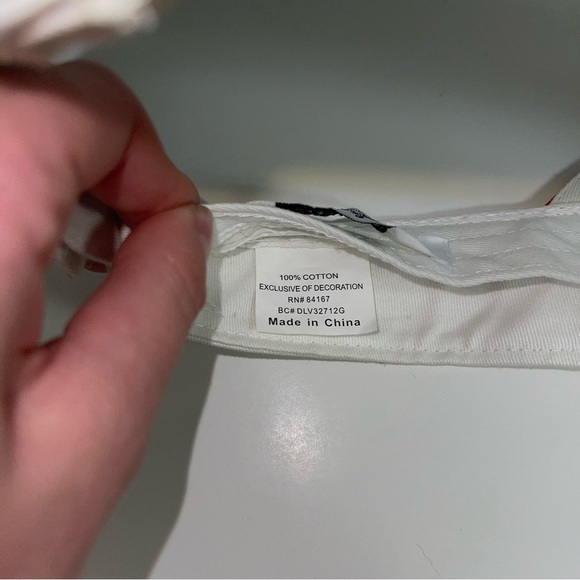 Disney Epcot World Showcase Sun Visor Hat White‎ Mickey Mouse  Adjustable HTF - Picture 9 of 10